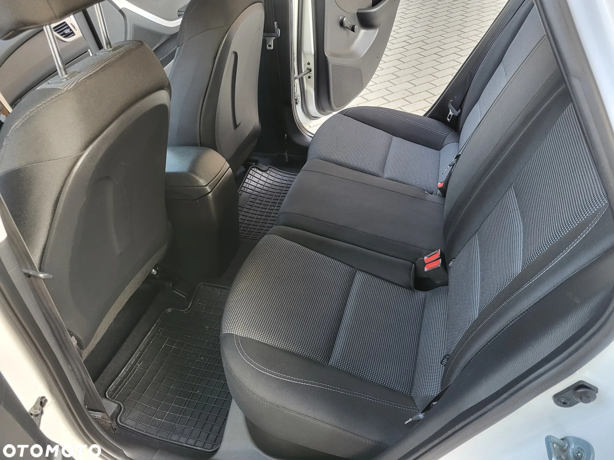 Hyundai i30 1.4 Premium - 19