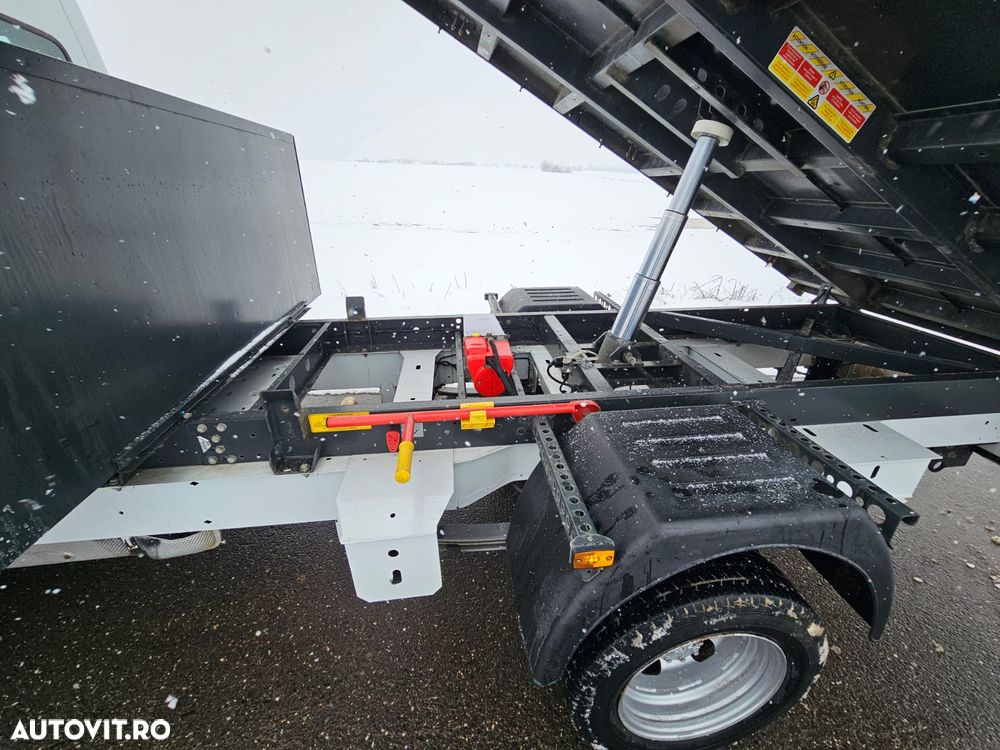 Nissan Interstar - 3