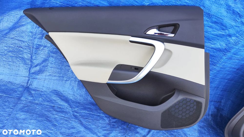 BOCZKI TAPICERKA BOCZEK DRZWI LEWY PRAWY PRZÓD TYŁ SKÓRA BEŻOWY KREMOWY BRĄZOWY LISTWY OZDOBNE DEKORY KOMPLET OPEL INSIGNIA A EUROPA - 12