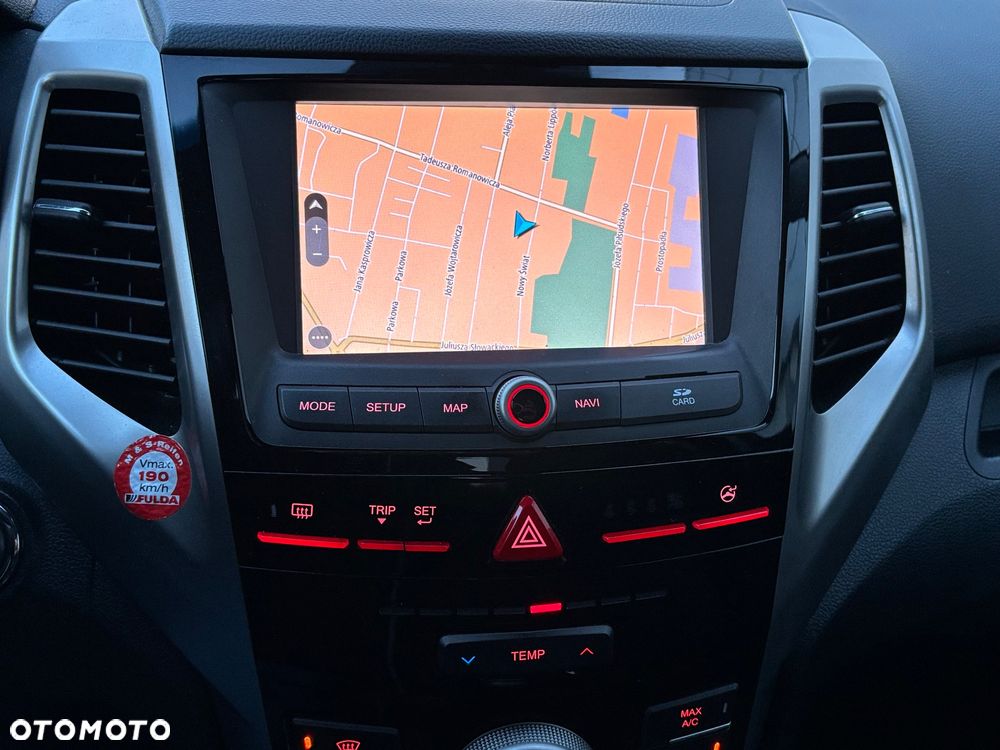 SsangYong/KGM Tivoli e-XGi 160 2WD Black+White - 10