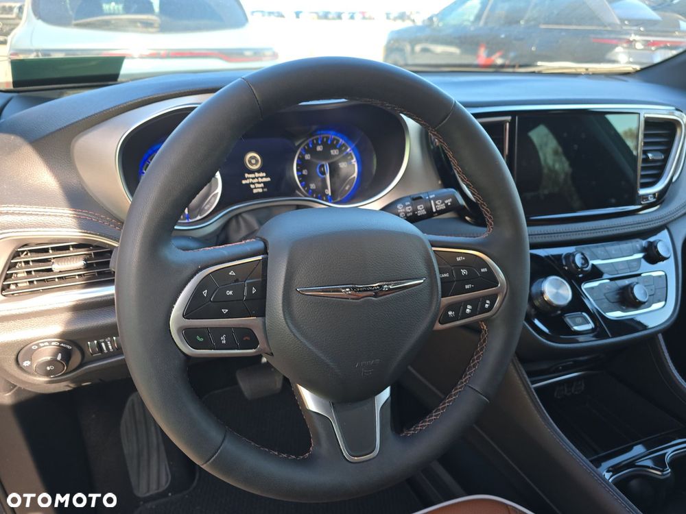 Chrysler Pacifica - 9