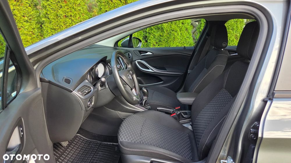 Opel Astra V 1.4 T Dynamic - 11