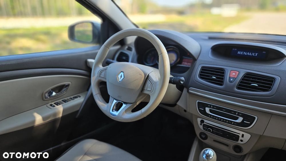 Renault Fluence 1.6 16V Privilege - 16
