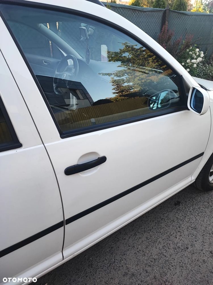 Volkswagen Golf - 32