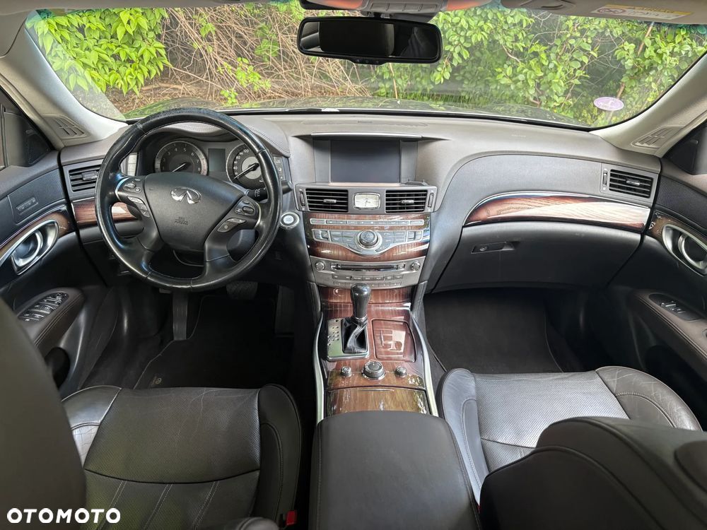 Infiniti Q70 Hybrid GT Premium - 25