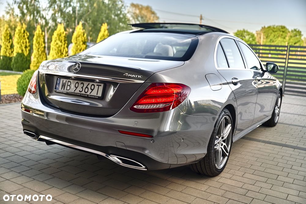 Mercedes-Benz Klasa E 220 d 4-Matic 9G-TRONIC - 13