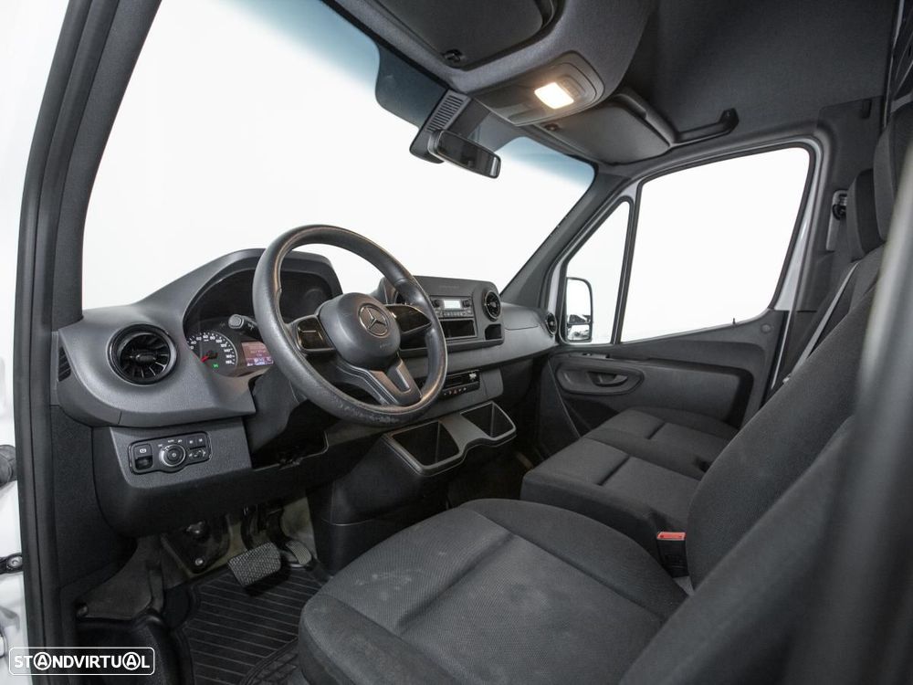 Mercedes-Benz E-SPRINTER - 9