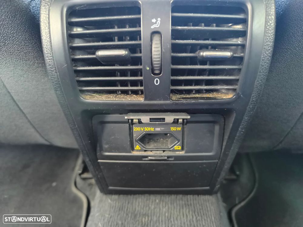 VW Passat 2.0 TDI Confortline - 32