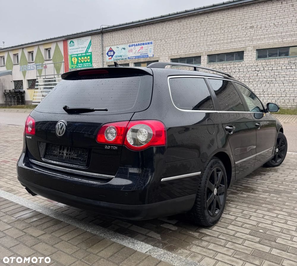 Volkswagen Passat - 4