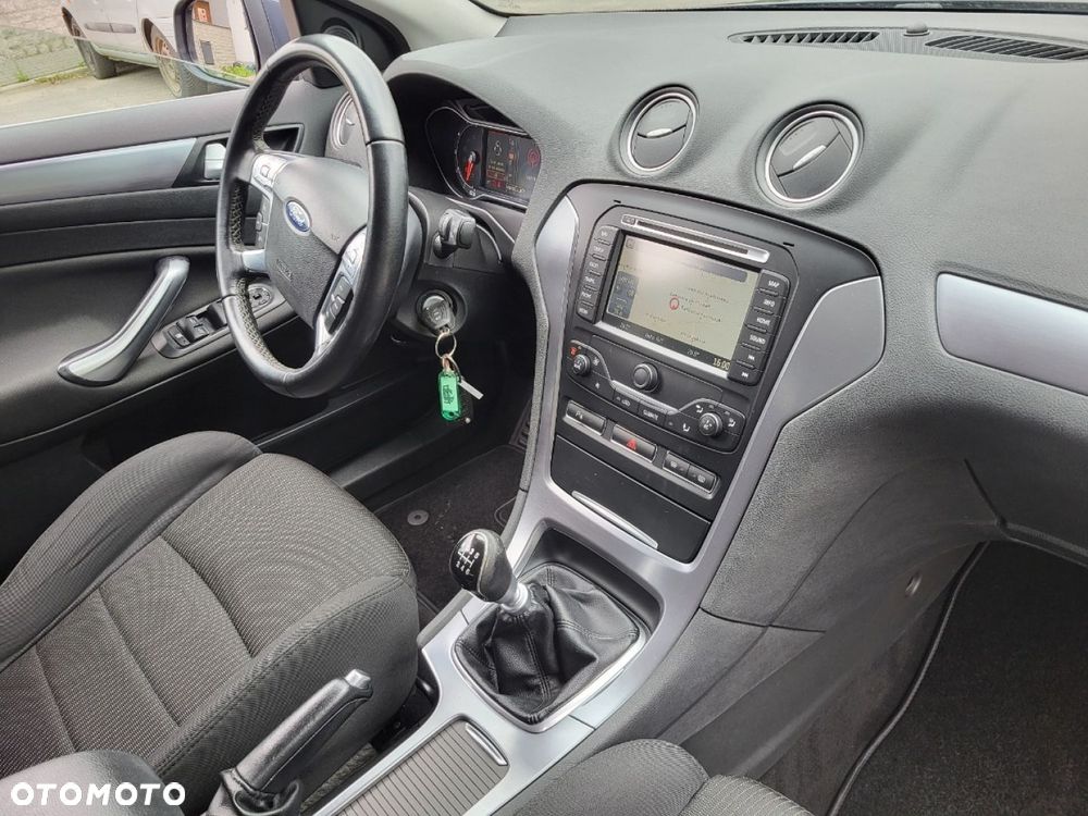 Ford Mondeo - 12