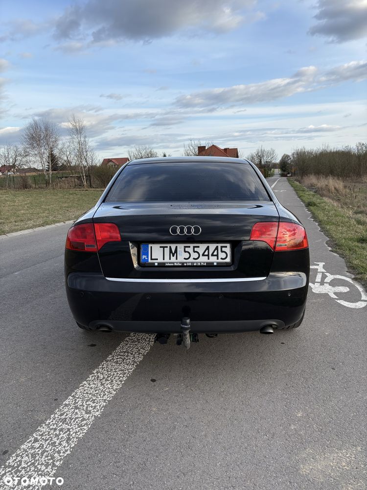 Audi A4 Limousine - 3