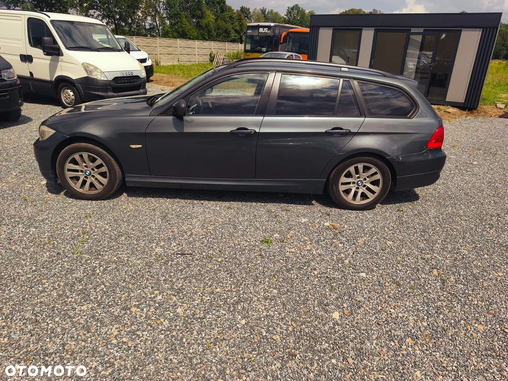 BMW Seria 3 318i - 13