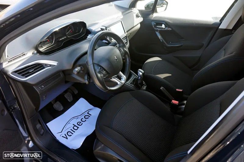 Peugeot 208 1.2 PureTech Style - 4