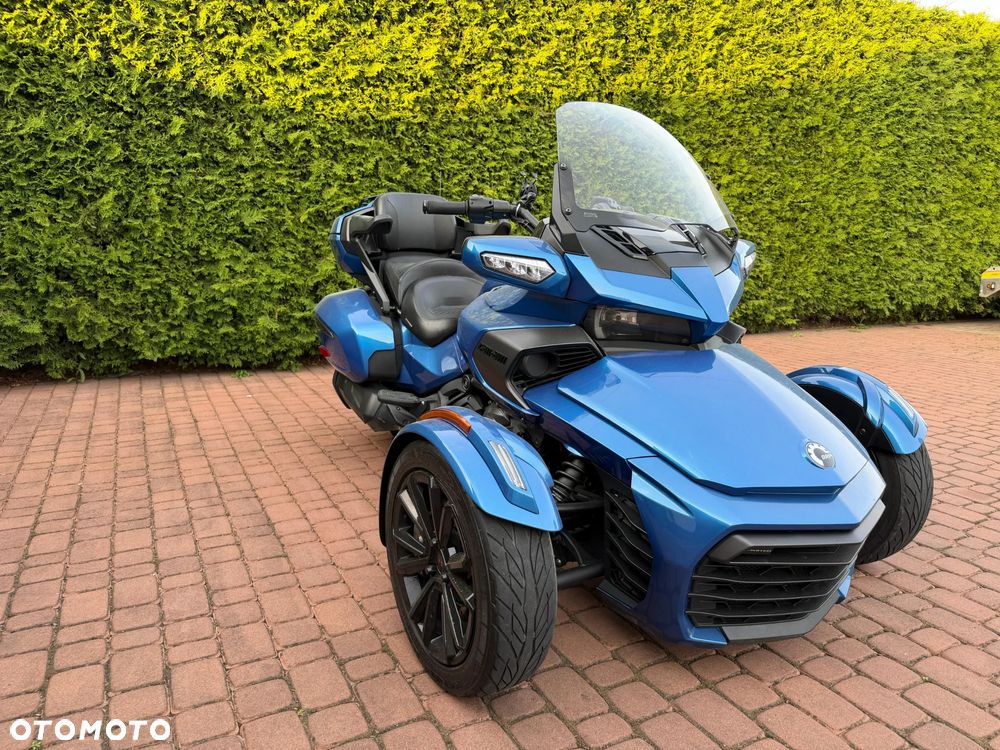 Can-Am Spyder - 2