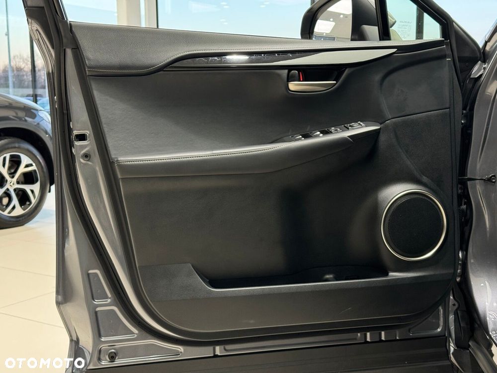 Lexus NX 300h Business Edition AWD - 12