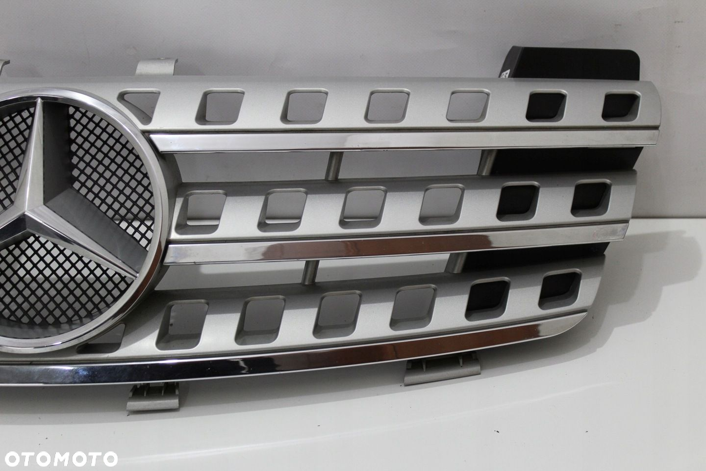 Atrapa chłodnicy Grill zderzaka AMG Oryginał Mercedes W164 ML A1648800323 - 5