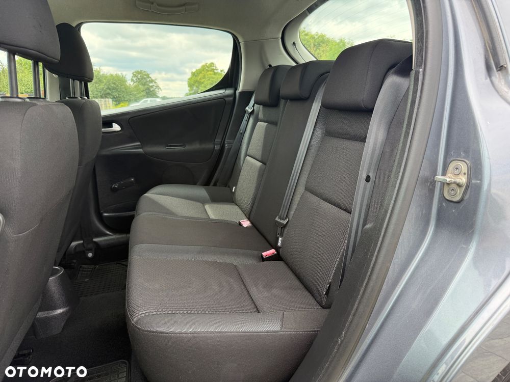 Peugeot 207 1.4 HDi Presence Euro5 - 17