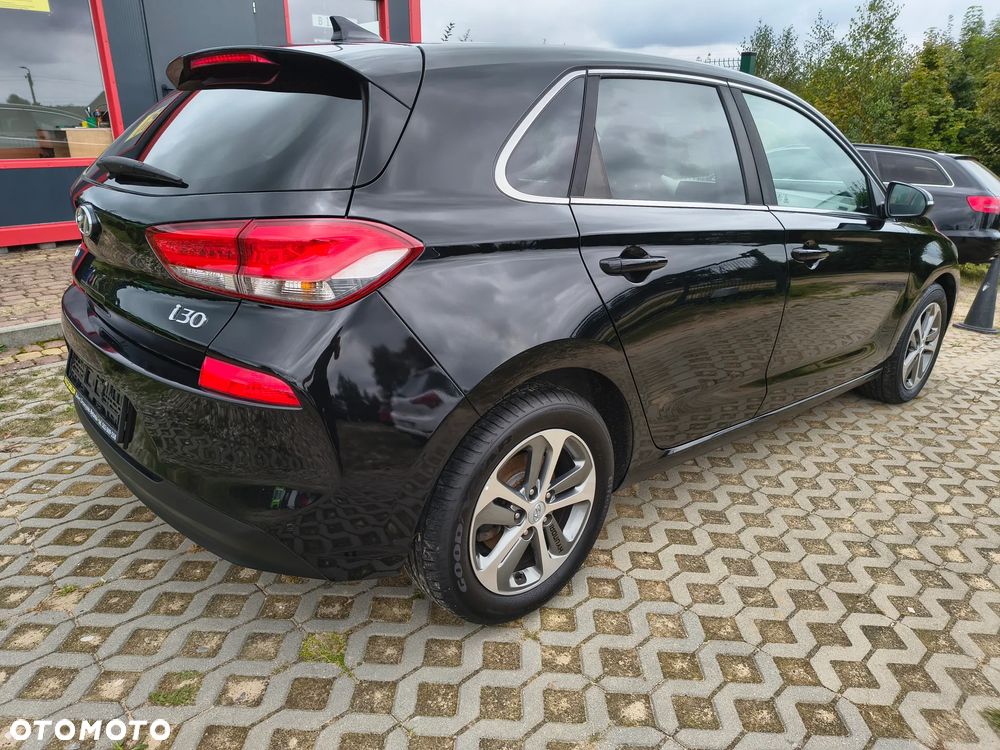 Hyundai i30 1.6 CRDi BlueDrive Premium - 3