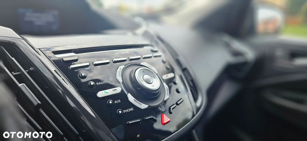 Ford Kuga 2.0 TDCi 2x4 Titanium - 18