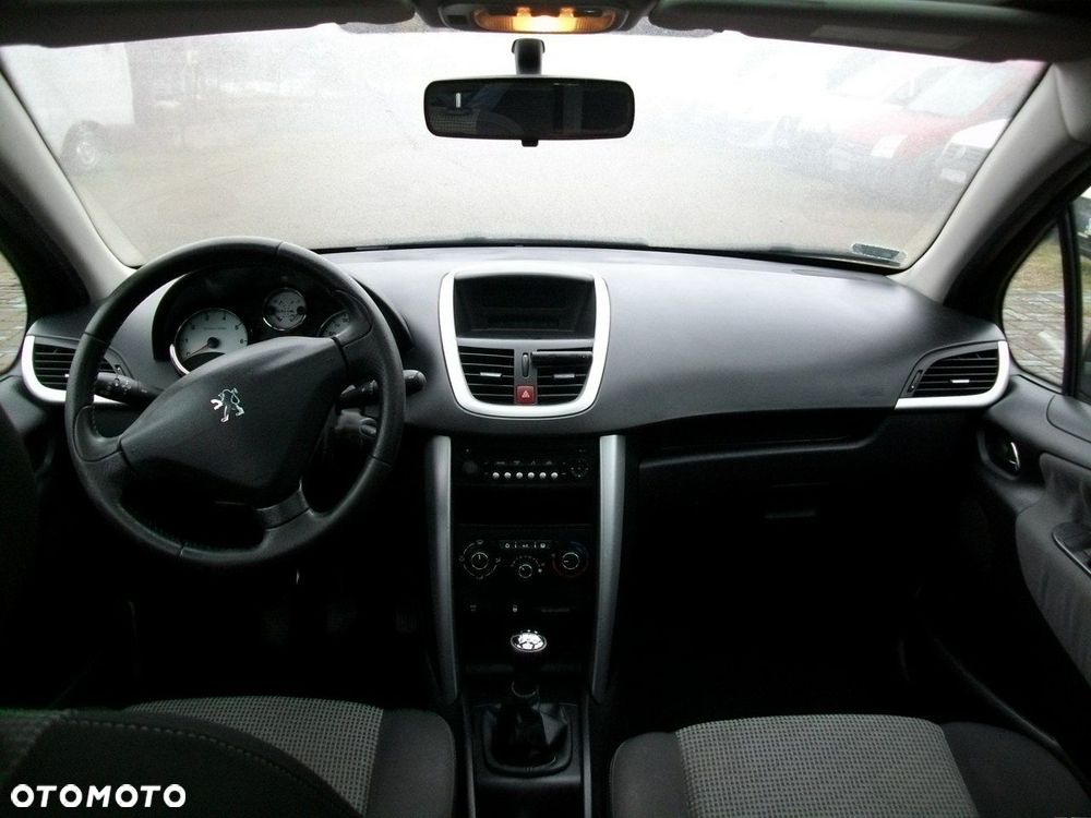 Peugeot 207 - 9