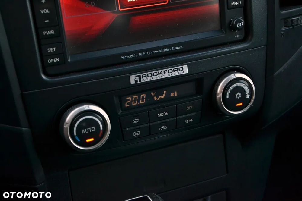 Mitsubishi Pajero 3.2 DID Elegance - 21
