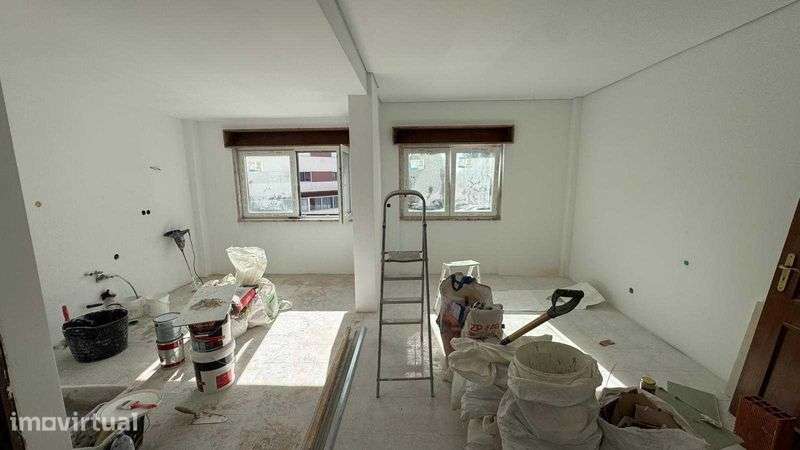Apartamento T2 totalmente Remodelado na Rua Dom Dinis 40, Cacém - Grande imagem: 4/4