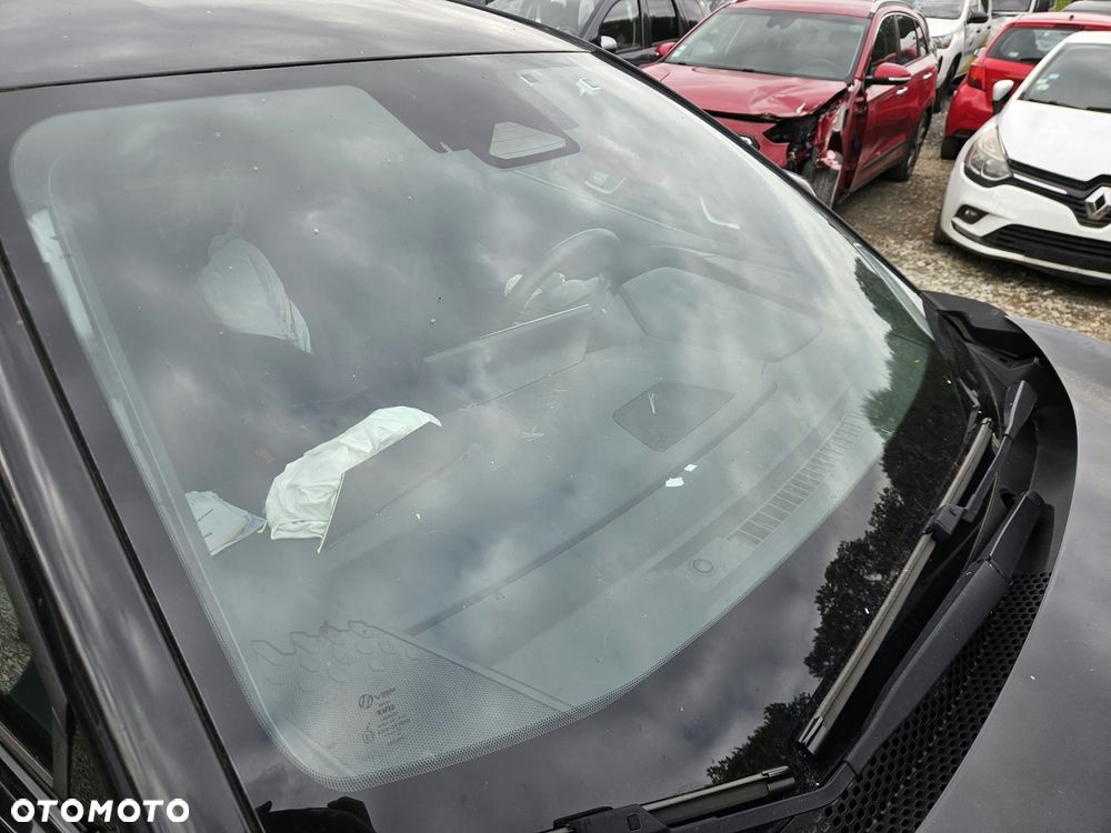 Toyota C-HR 1.8 Hybrid Team Deutschland - 16
