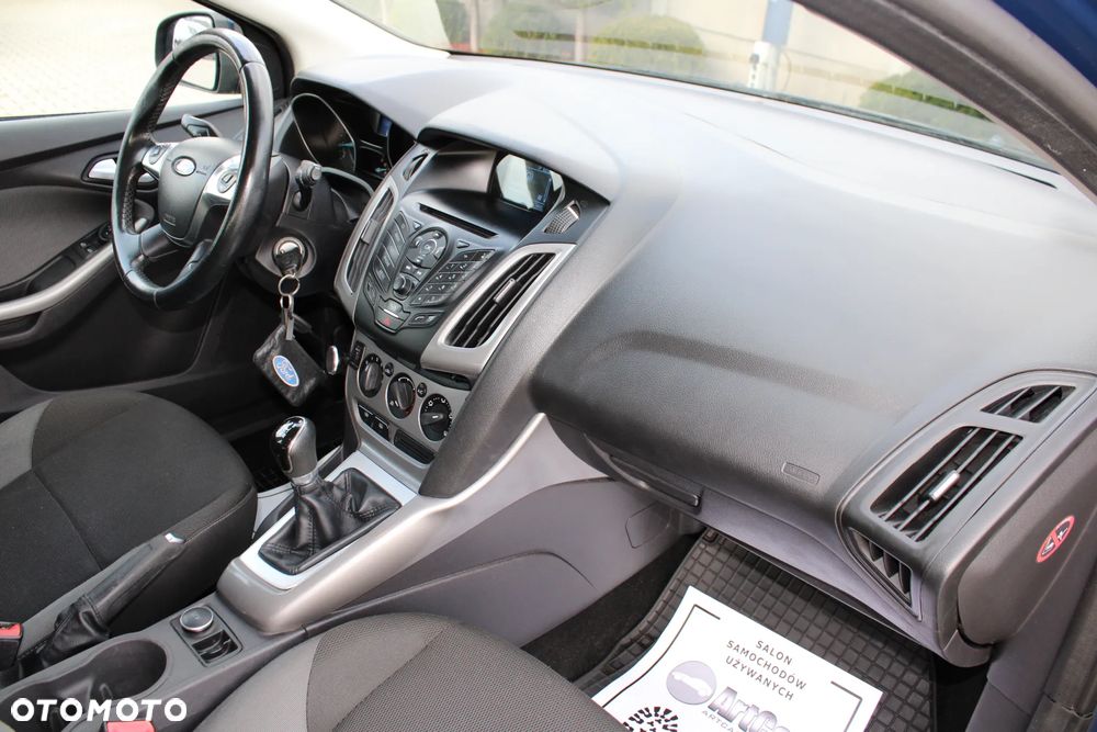 Ford Focus 1.6 Ambiente - 32