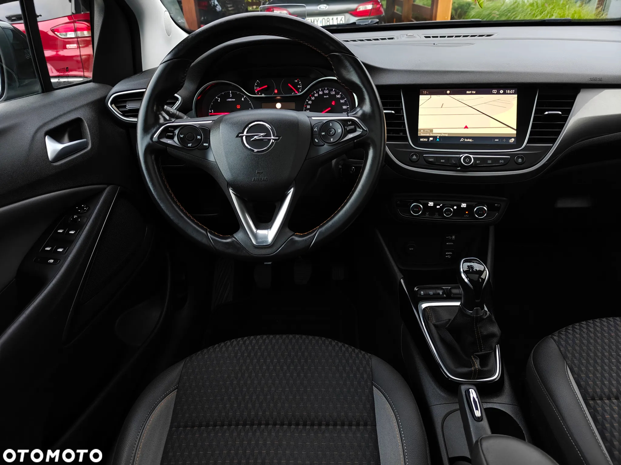 Opel Crossland X - 12