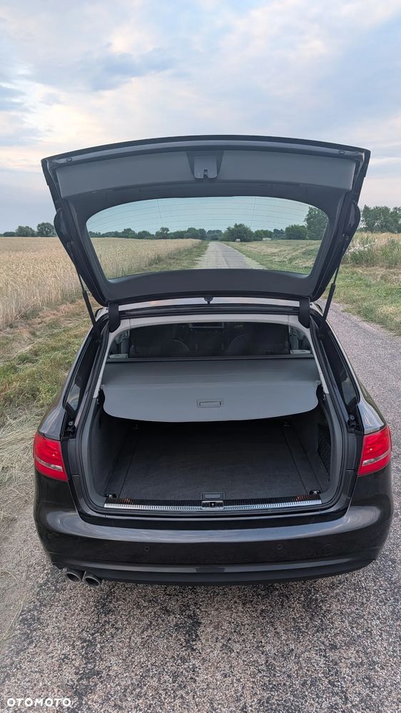 Audi A4 Avant 2.0 TDI DPF Ambiente - 12