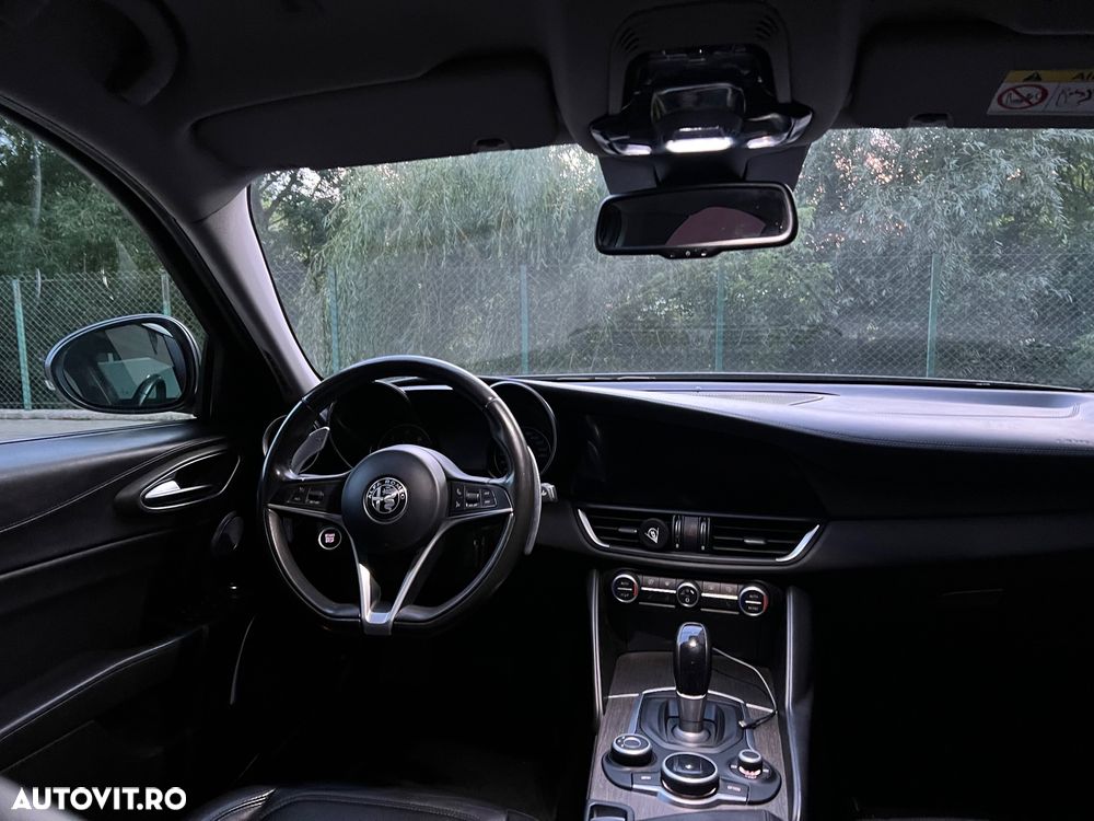 Alfa Romeo Giulia 2.2 Diesel AT8 Executive - 10