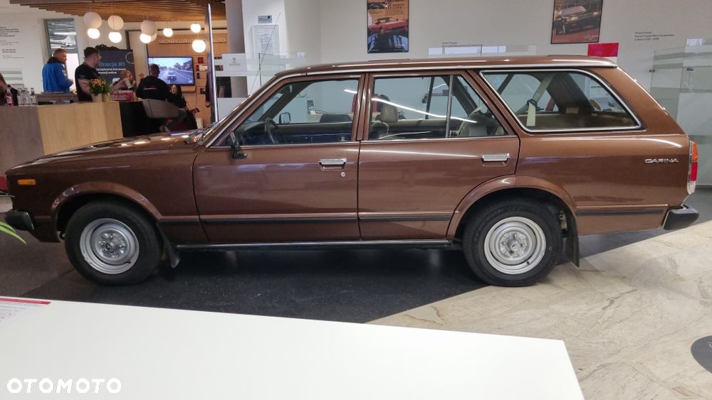 Toyota Carina - 6