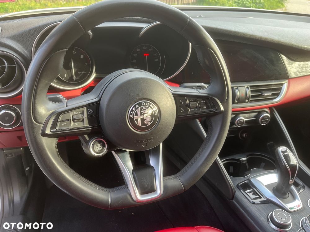 Alfa Romeo Giulia - 12