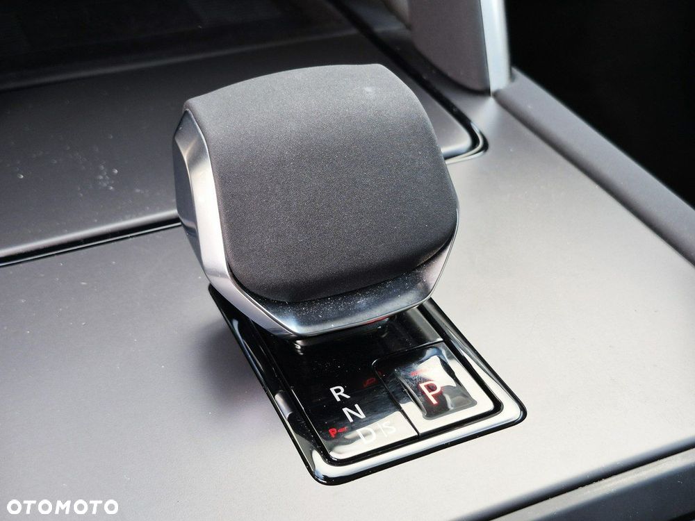 Land Rover Discovery Sport - 28