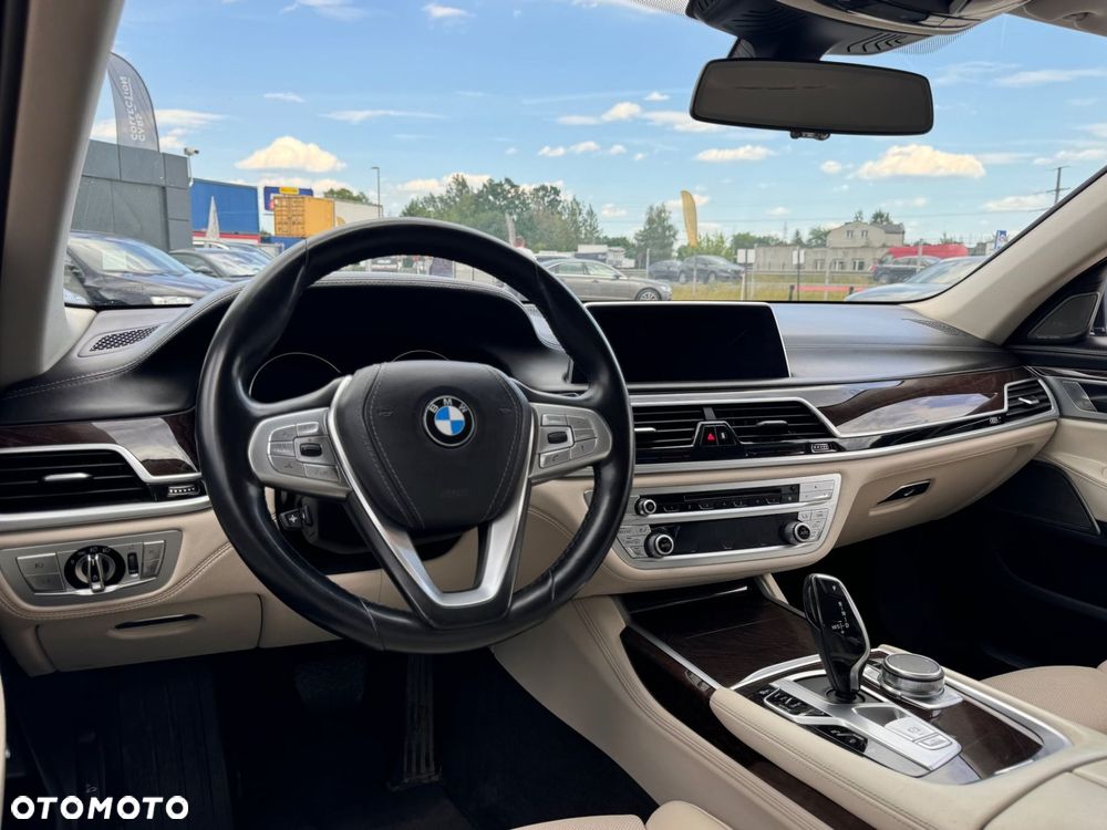 BMW Seria 7 - 12