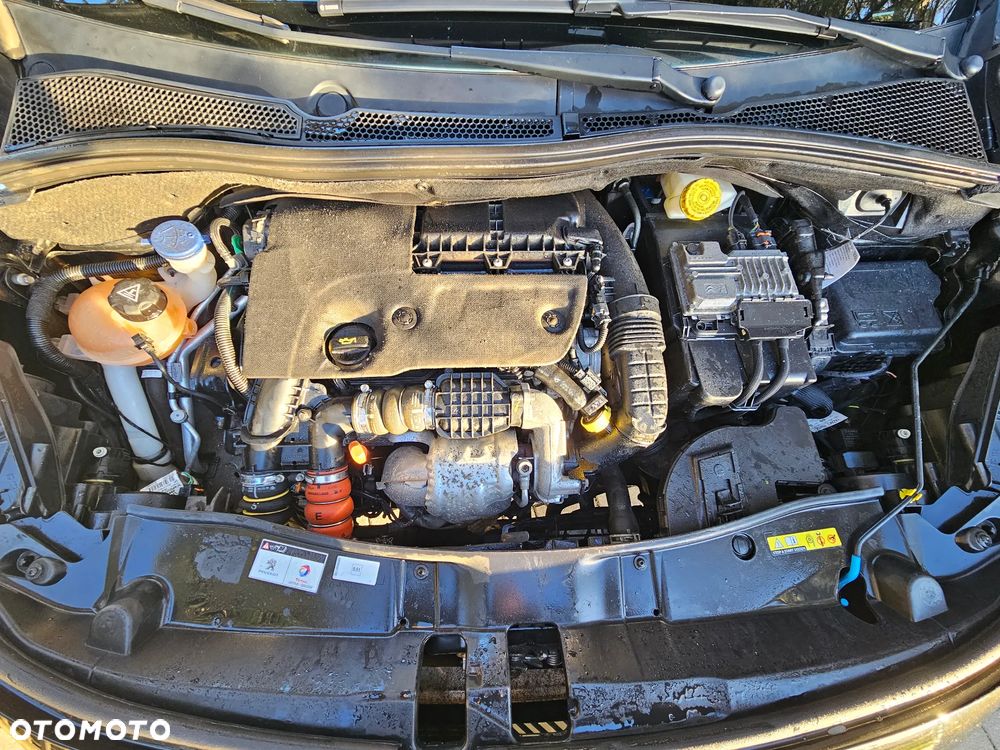 Peugeot 2008 1.6 BlueHDi Style - 28