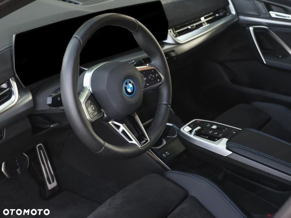 BMW iX2 - 8