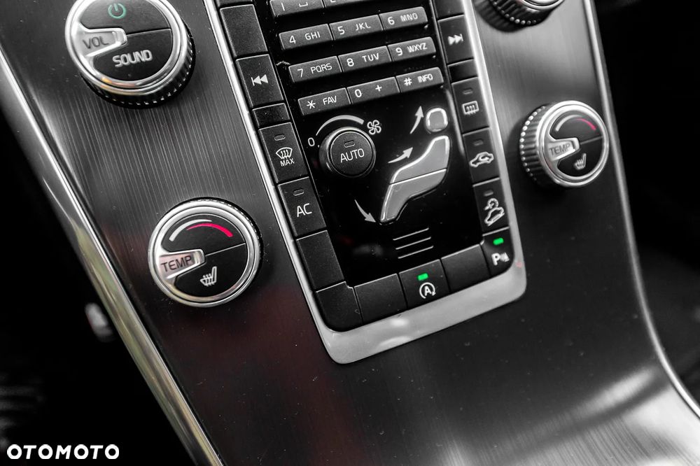 Volvo XC 60 D4 AWD Summum - 31