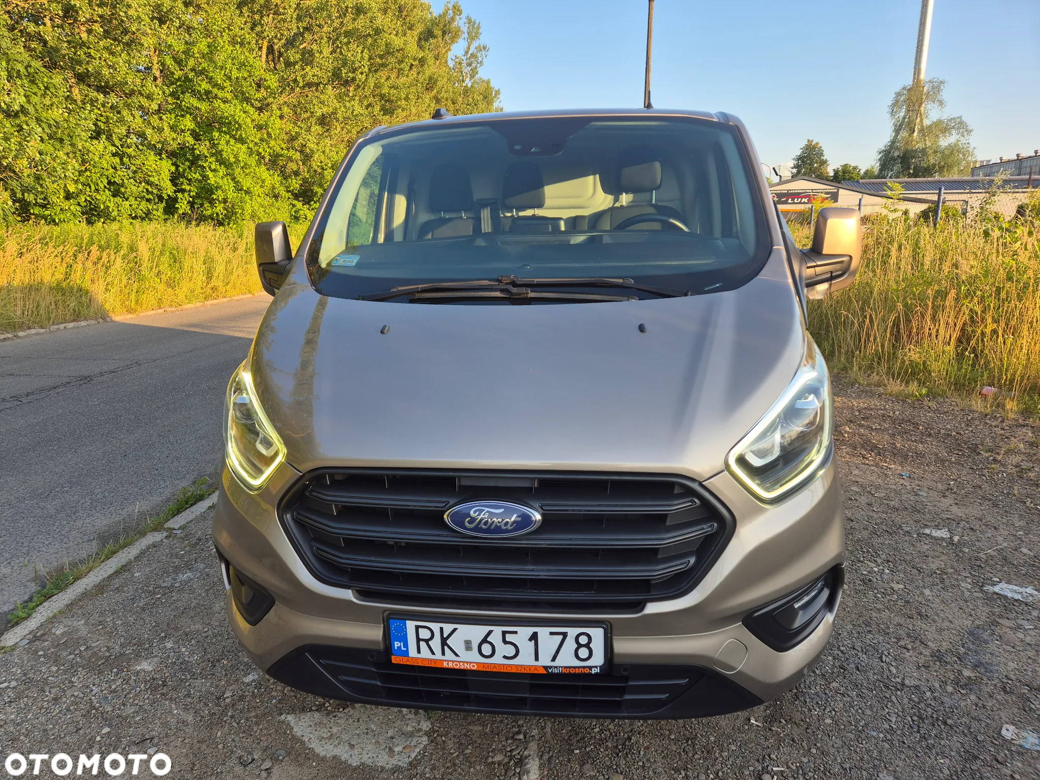 Ford CUSTOM - 3
