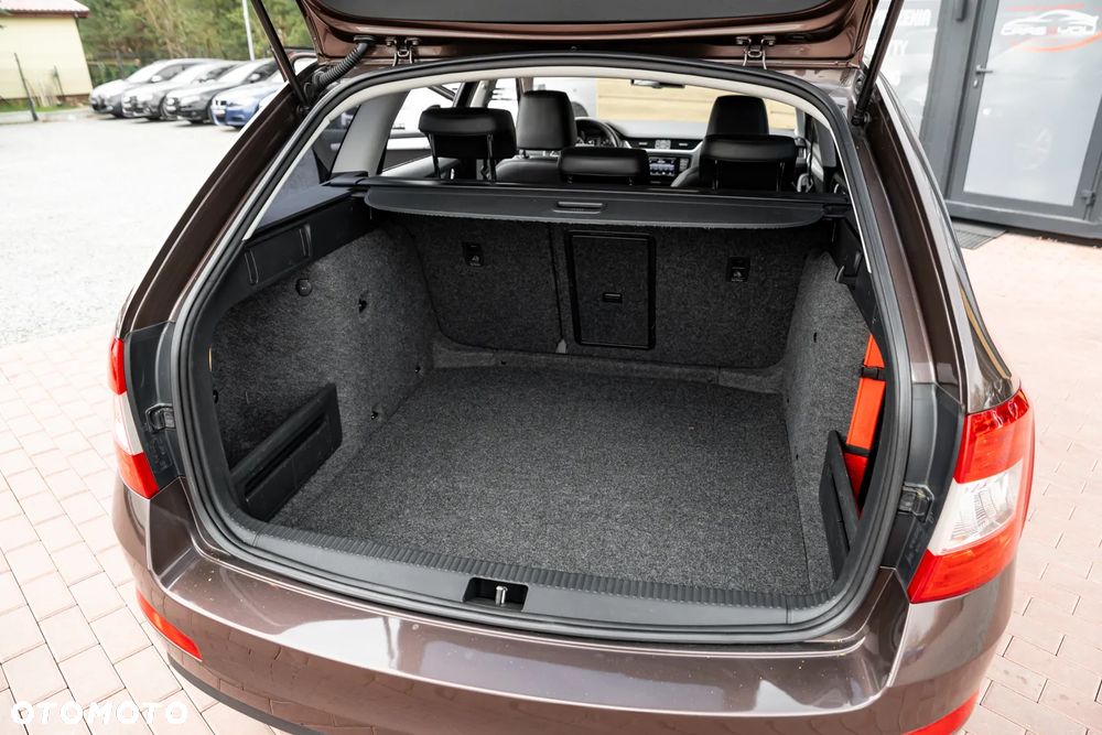 Skoda Octavia 2.0 TDI 4x4 Elegance DSG - 17