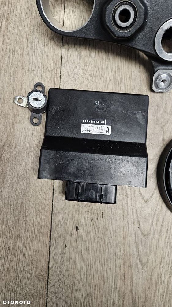 Yamaha Tenere 700 Moduł ECU BEH-8591A-01 Kluczyk Korek Półka Zamek Klucz - 7