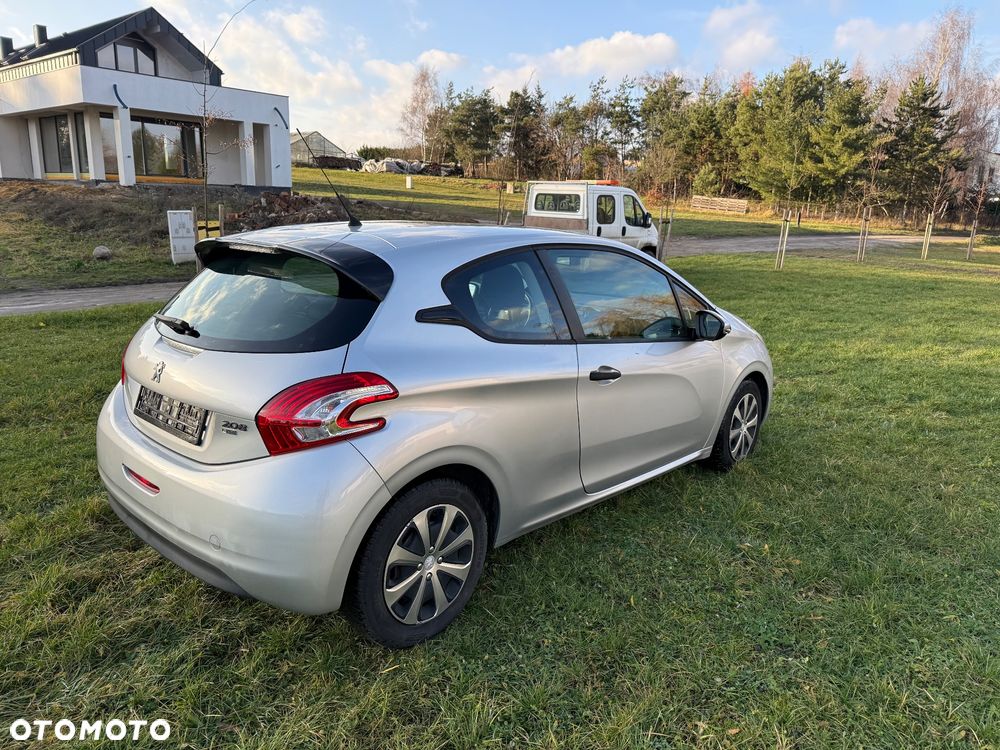 Peugeot 208 - 3