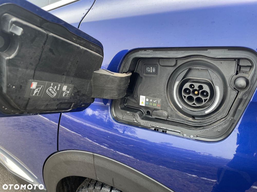 Peugeot 3008 1.6 PureTech Hybrid4 PHEV GT Pack S&S EAT8 - 5