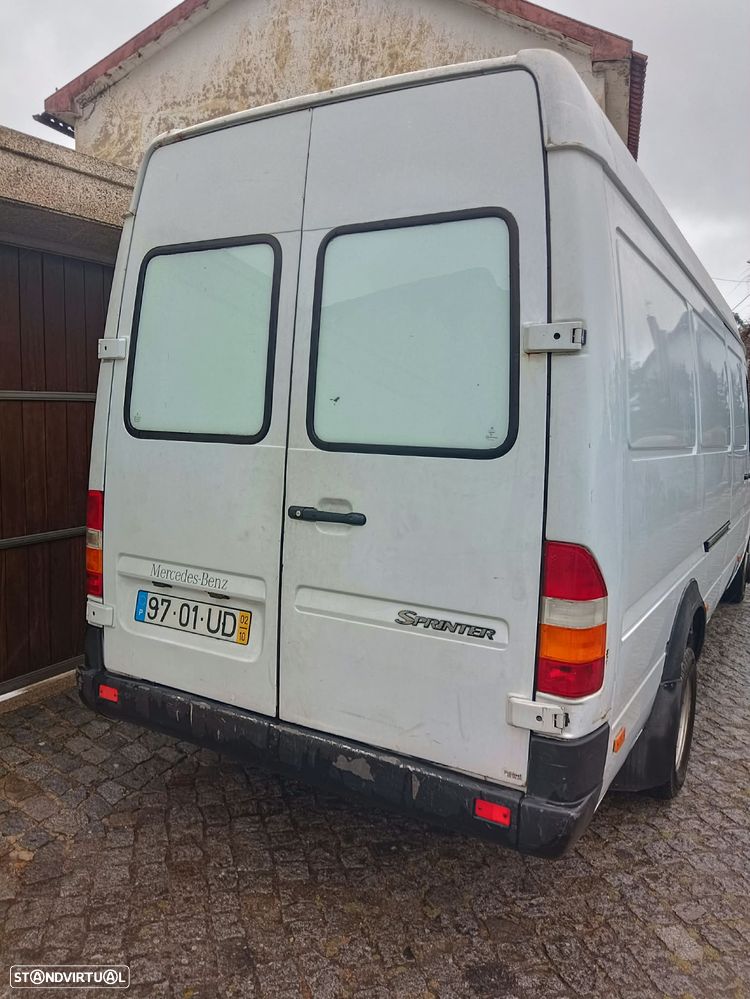 Mercedes-Benz Sprinter - 14