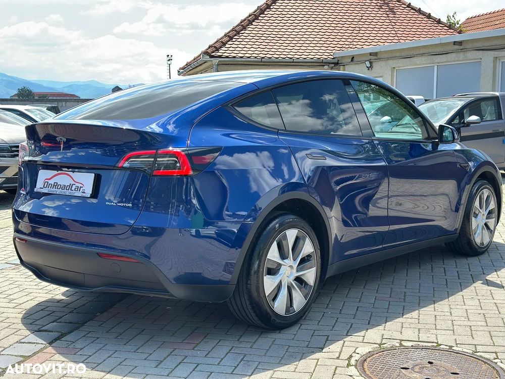 Tesla Model Y Long Range Dual Motor AWD - 3