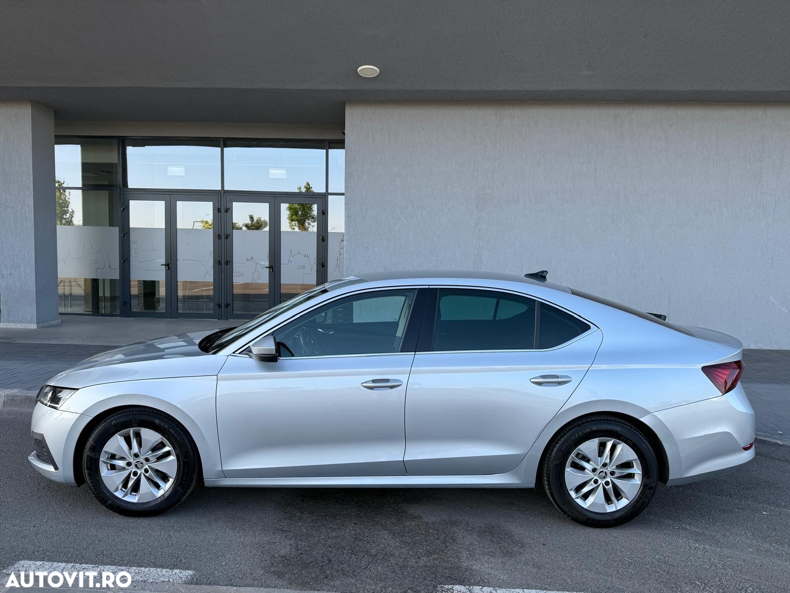 Skoda Octavia 2.0 TDI DSG Style - 39