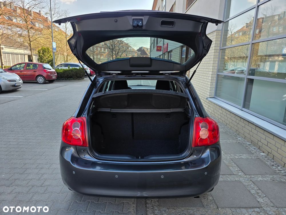 Toyota Auris - 11