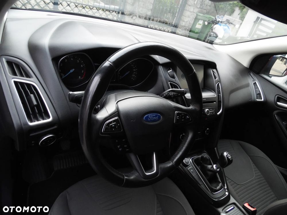 Ford Focus - 31