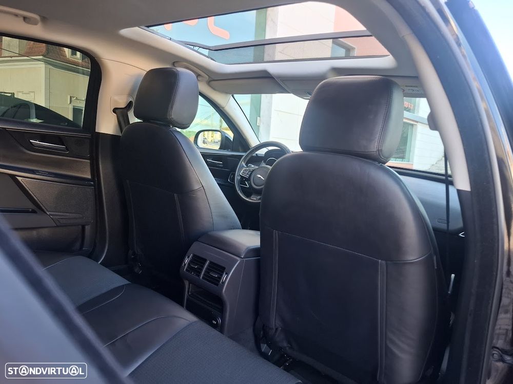 Jaguar XE 2.0 D Prestige Aut. - 36