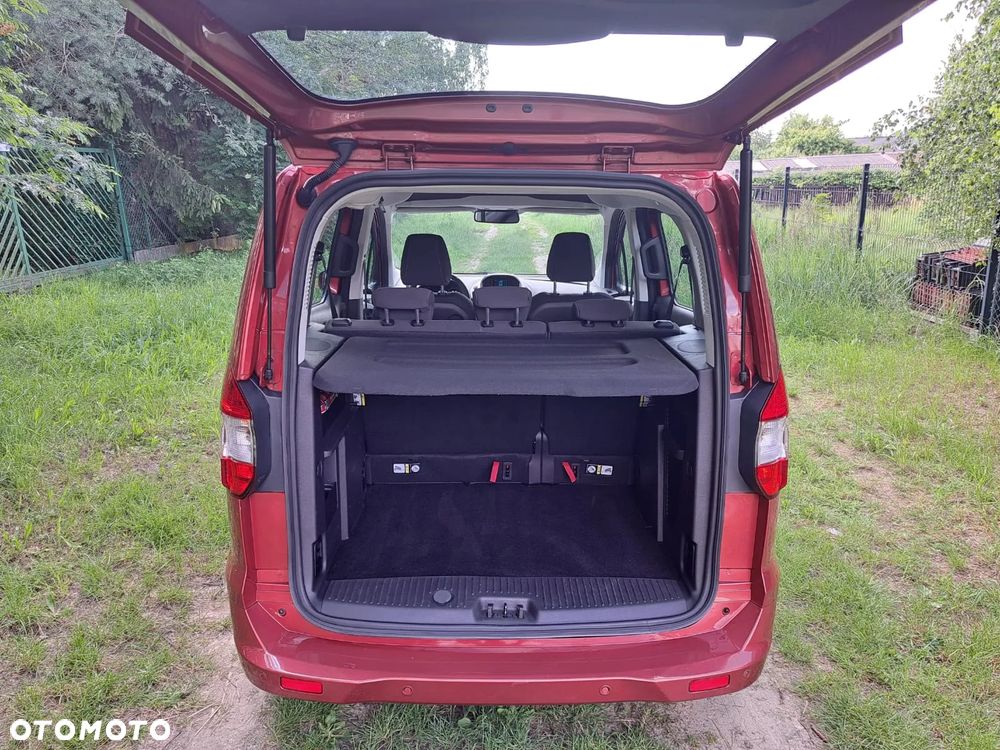 Ford Tourneo Courier 1.0 EcoBoost S&S Titanium - 9